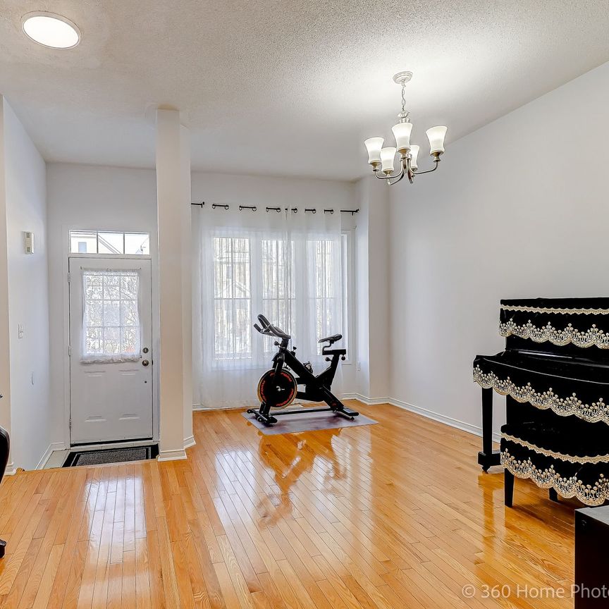 For Lease - 51 Lebovic Drive, Richmond Hill, Ontario - Photo 1