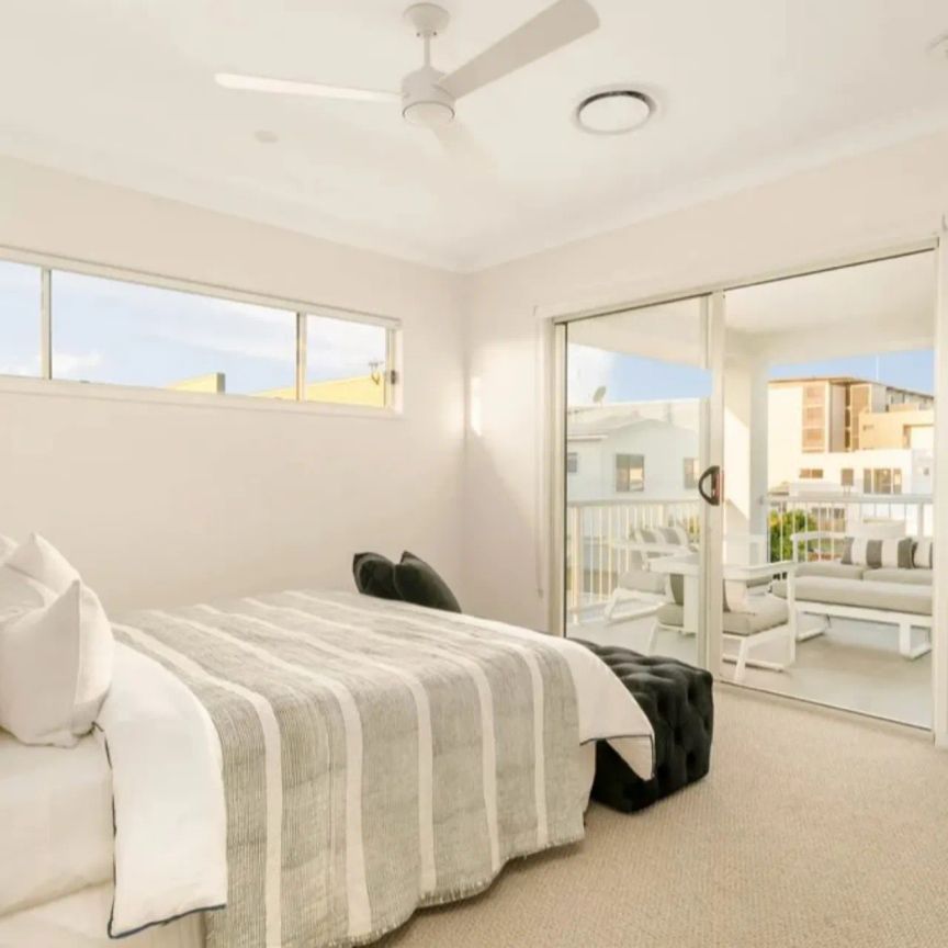 Spacious 5-Bedroom Family Home with Pool, Alfresco & Luxury Finishes. Contact Julie Sykes 0438 050 110. - Photo 1