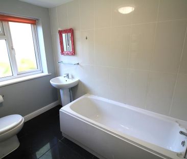 4 bedroom terraced house to rent - Photo 1