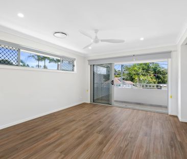 SPECTACULAR 4 BEDROOM FAMILY HOME IN GREAT LOCATION! - Photo 4