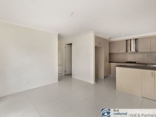 3 / 139 Endeavour Drive, Cranbourne North - Photo 1