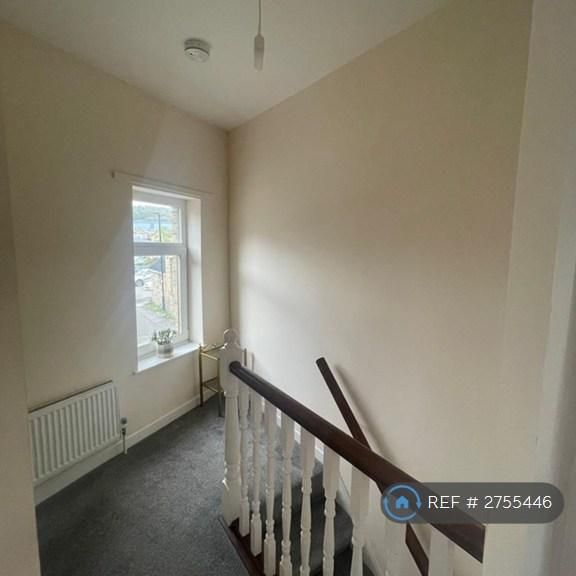 2 bedroom end of terrace house to rent - Photo 1