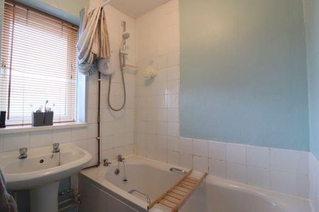 3 bedroom terraced house to rent - Photo 2