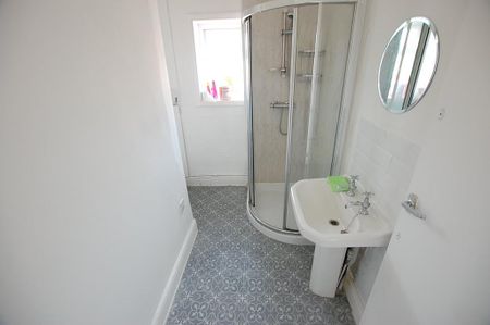 3 bedroom terraced house to rent - Photo 3