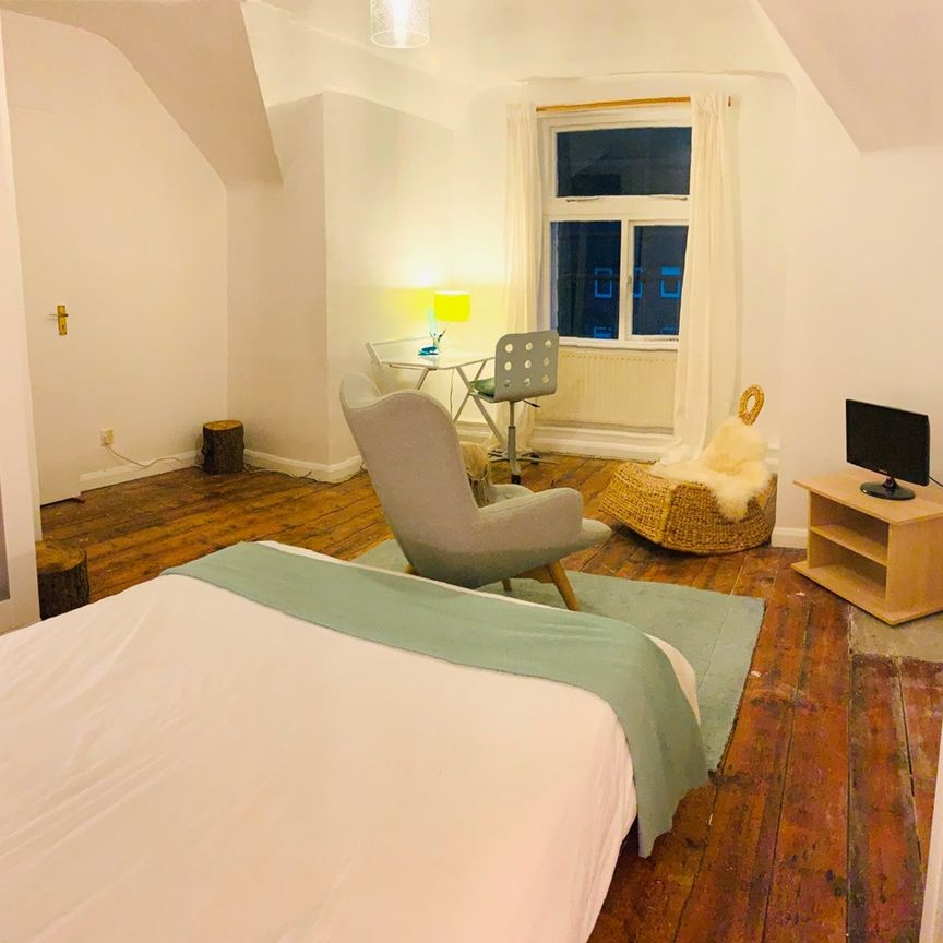 Room in a Shared Flat, Victoria Crescent, SE19 - Photo 1
