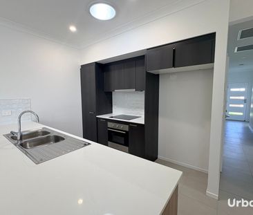 Three-bedroom Duplex in Lochinvar with Solar System. - Photo 4