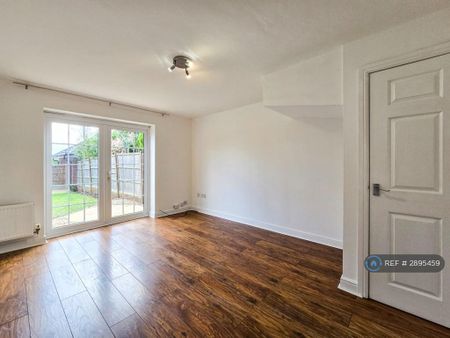2 bedroom semi-detached house to rent - Photo 2