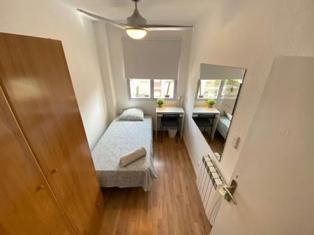 Calle de Almonacid, Madrid, Community of Madrid 28038 - Photo 3