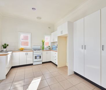Relaxed Living In Central Position - Photo 2