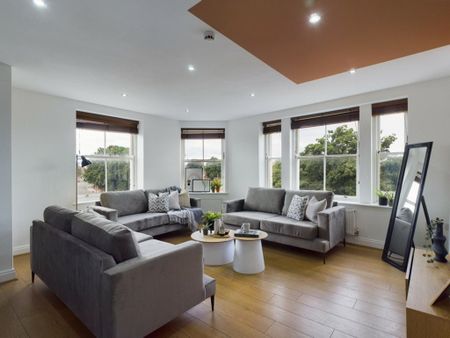 1 bedroom in a house share to rent - Photo 3