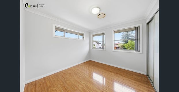 North-Facing Entertainment Family Home In Prime Location-Close to TOP Ryde Shopping - Photo 1