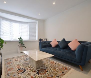 5 bedroom Semi-detached house to rent - Photo 2