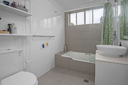 Contemporary Two-Bedroom Apartment in a Peaceful Dulwich Hill Pocket - Photo 5