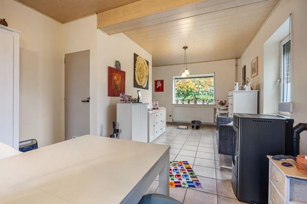 Zeer goed en rustig gelegen, instapklare woning met tuin - Photo 1