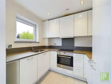 Lindisfarne Way, Reading, Berkshire, RG2 - Photo 4