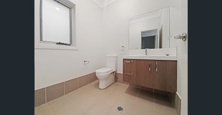 Large Modern Home - Walk To Station - Photo 3