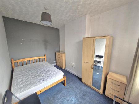 5 bedroom terraced house to rent - Photo 4