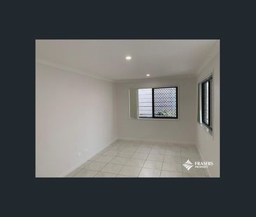 Spacious 3 Bedroom home. - Photo 3