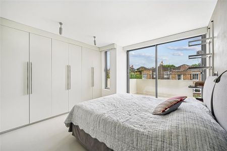 4 bedroom terraced house to rent - Photo 3