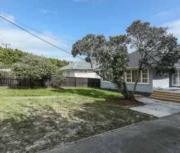 Spacious Home - Photo 2