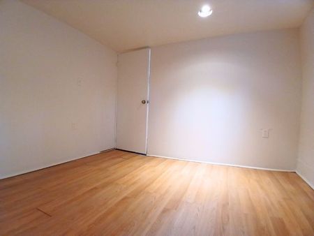 For Lease - 861 Cosburn Avenue Unit# Lower, Toronto, Ontario - Photo 4