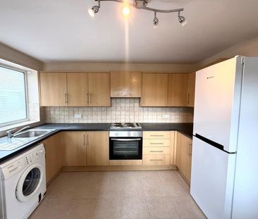 1 Bedroom Apartment To Let - Photo 5