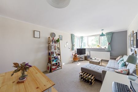 1 bedroom flat to rent - Photo 2