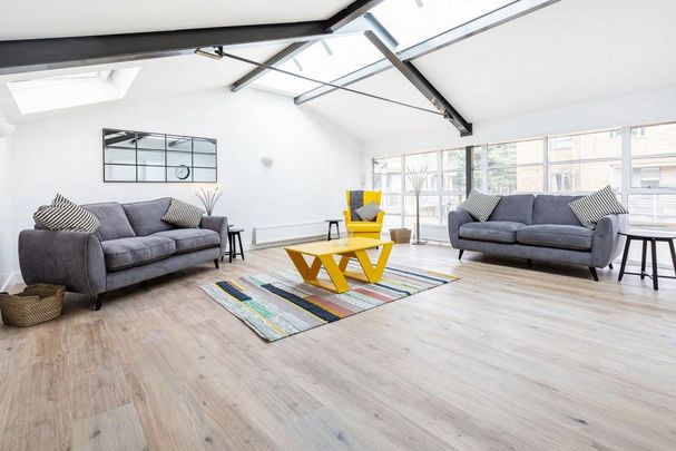 2 bedroom flat to rent - Photo 1