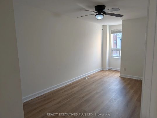 286 Lakeshore Road E #C - Photo 1