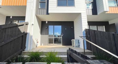 2 Bedrooms + STUDY! - Photo 5