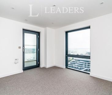 3 bedroom flat to rent - Photo 4