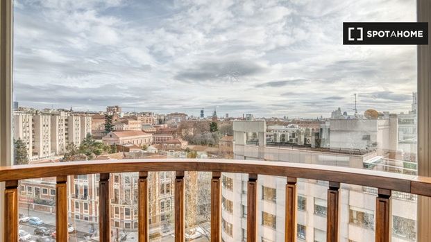 madrid, Community of Madrid 28008 - Photo 1