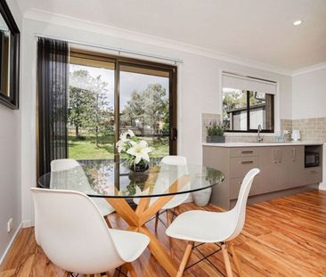 Three Bedroom House in Rutherford with Double Garage - Photo 3