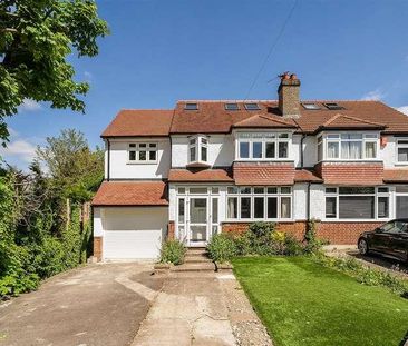 The Oval, Banstead, SM7 - Photo 1