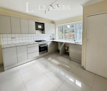 3 bedroom semi-detached house to rent - Photo 4