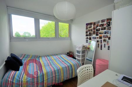 4 bedroom flat to rent - Photo 2