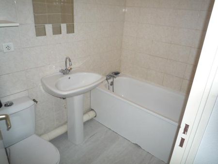 Location Appartement 3 pièces 44m² MARSEILLE 6ème - Photo 3
