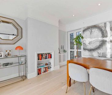 A beautifully presented period home with flexible accommodation and... - Photo 4