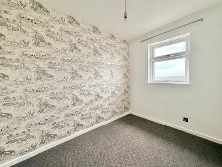 3 bedroom end of terrace house to rent - Photo 3