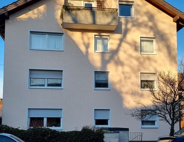 Reserviert: helle, renovierte 3-Zimmer-Wohnung mit Balkon in der City! - Foto 1