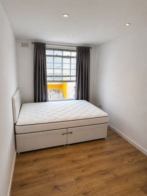 Room in a Shared Flat, Finch House, SE8 - Photo 1