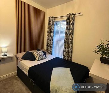 1 bedroom in a house share to rent - Photo 2