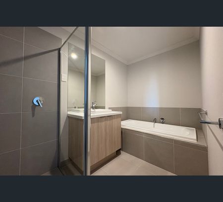 4 Bleeker Way, Fraser Rise, Vic 3336 - Photo 5
