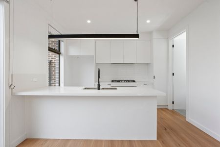 2/25 Hart Street, Airport West VIC 3042 - Photo 5