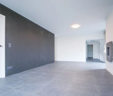 Volledig gerenoveerde alleenstaande woning met tuin, terras en gara... - Photo 2