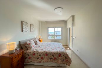 Comodo apartamento amueblado con vistas al mar, 4 dormitorios, terraza, parking, zona Son Armadans, Palma.