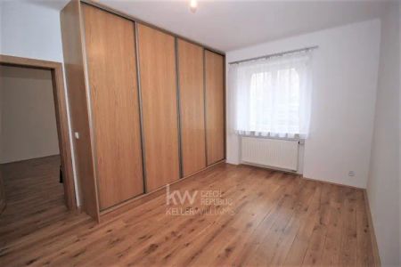 Prostorný byt 2+1 v neosecesním domě, Praha 5 – Smíchov - Фото 2