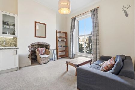 2 Bedroom Apartment - Photo 5