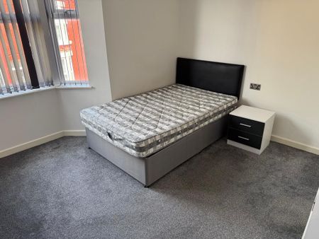 5 bedroom terraced house to rent - Photo 5