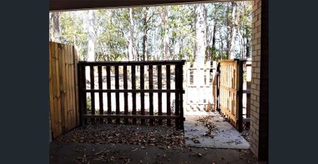 NEW 3 BEDROOM 2 BATHROOM TOWNHOUSE WITH POOL IN COMPLEX - Photo 4